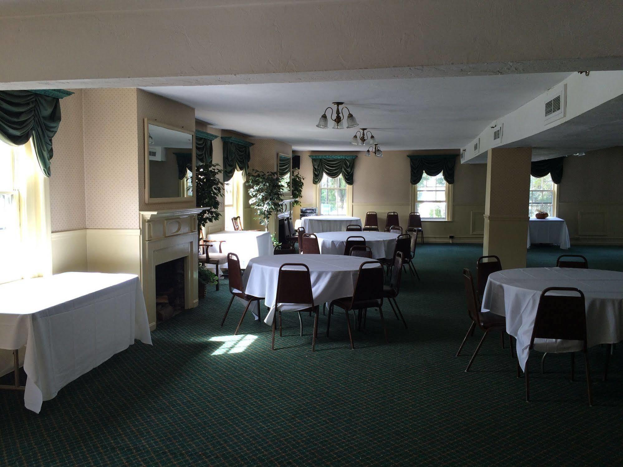 Hunters Grille And Tap At The Grafton Inn Zewnętrze zdjęcie