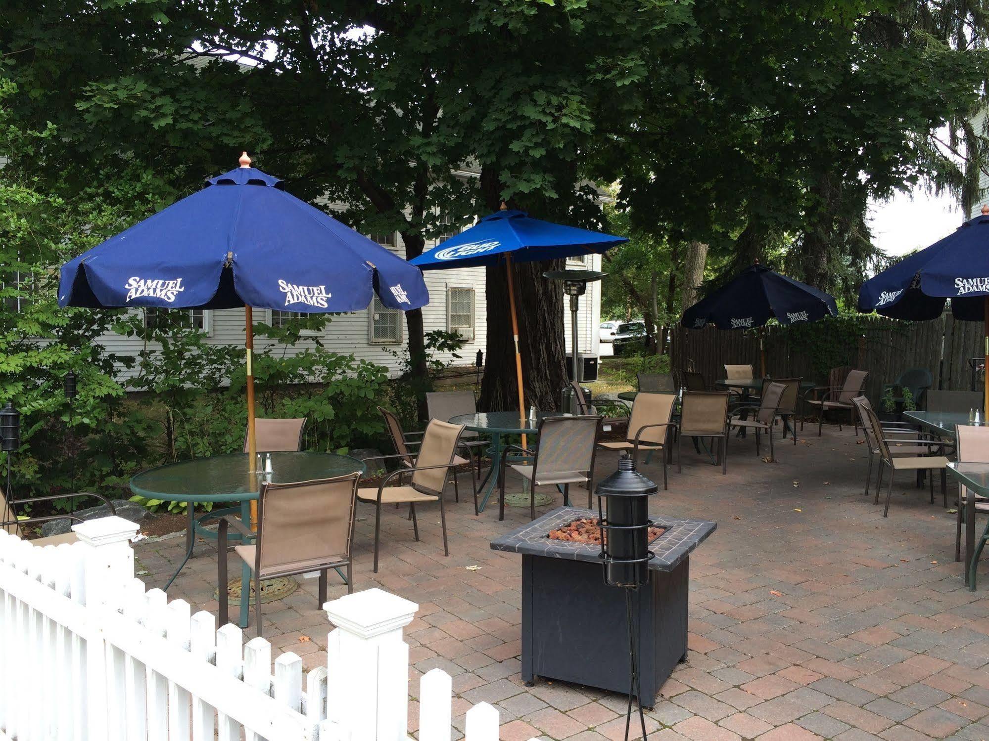 Hunters Grille And Tap At The Grafton Inn Zewnętrze zdjęcie